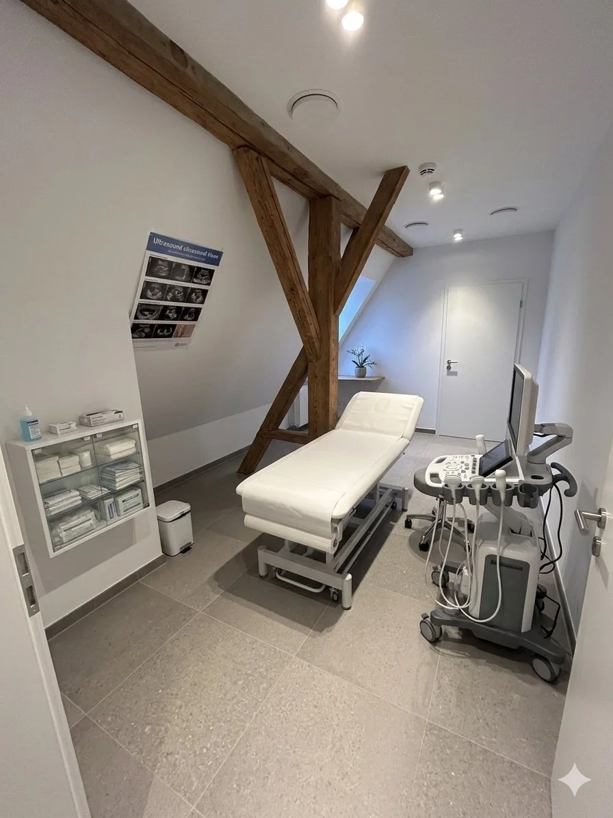 Diagnostikraum mit High-Resolution-Sonographie